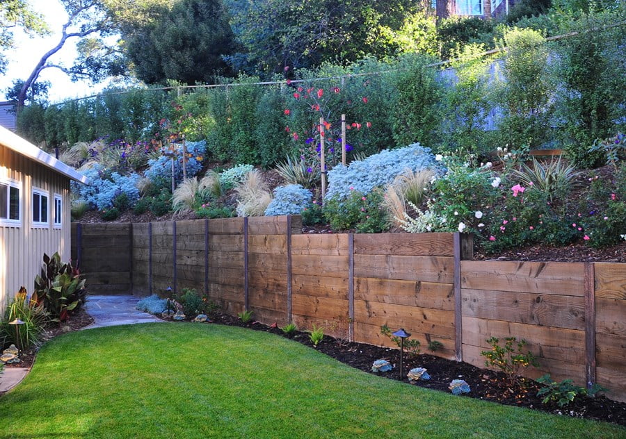 Timber retaining wall